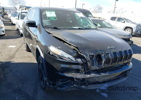 2018 Jeep Cherokee Latitude 4X4 z USA, uszkodzony, nr VIN 1C4PJMCX6JD575371